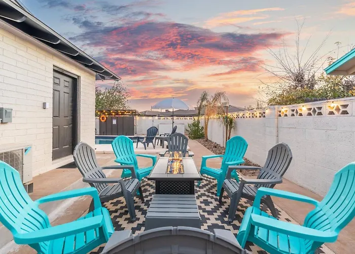 1920s Speakeasy, Cooled Pool, Games, 5min Old Town Holiday home Scottsdale