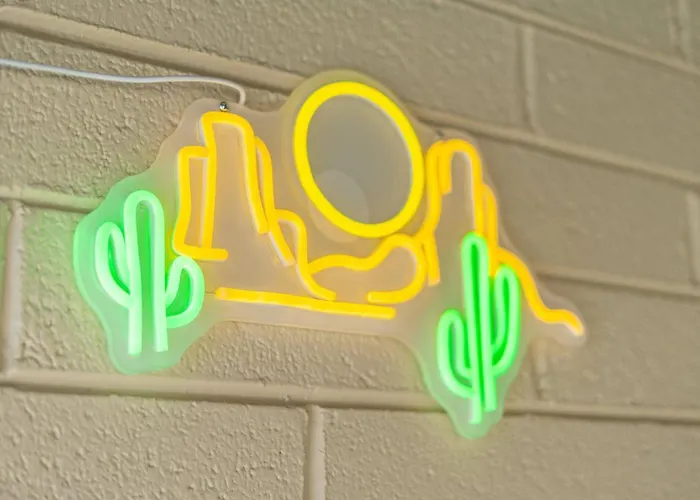 1920s Speakeasy, Cooled Pool, Games, 5min Old Town Holiday home Scottsdale