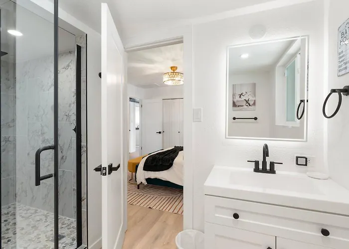1920s Speakeasy, Cooled Pool, Games, 5min Old Town Holiday home Scottsdale