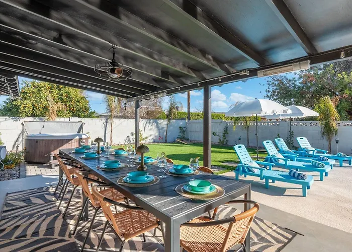 1920s Speakeasy, Cooled Pool, Games, 5min Old Town Holiday home *